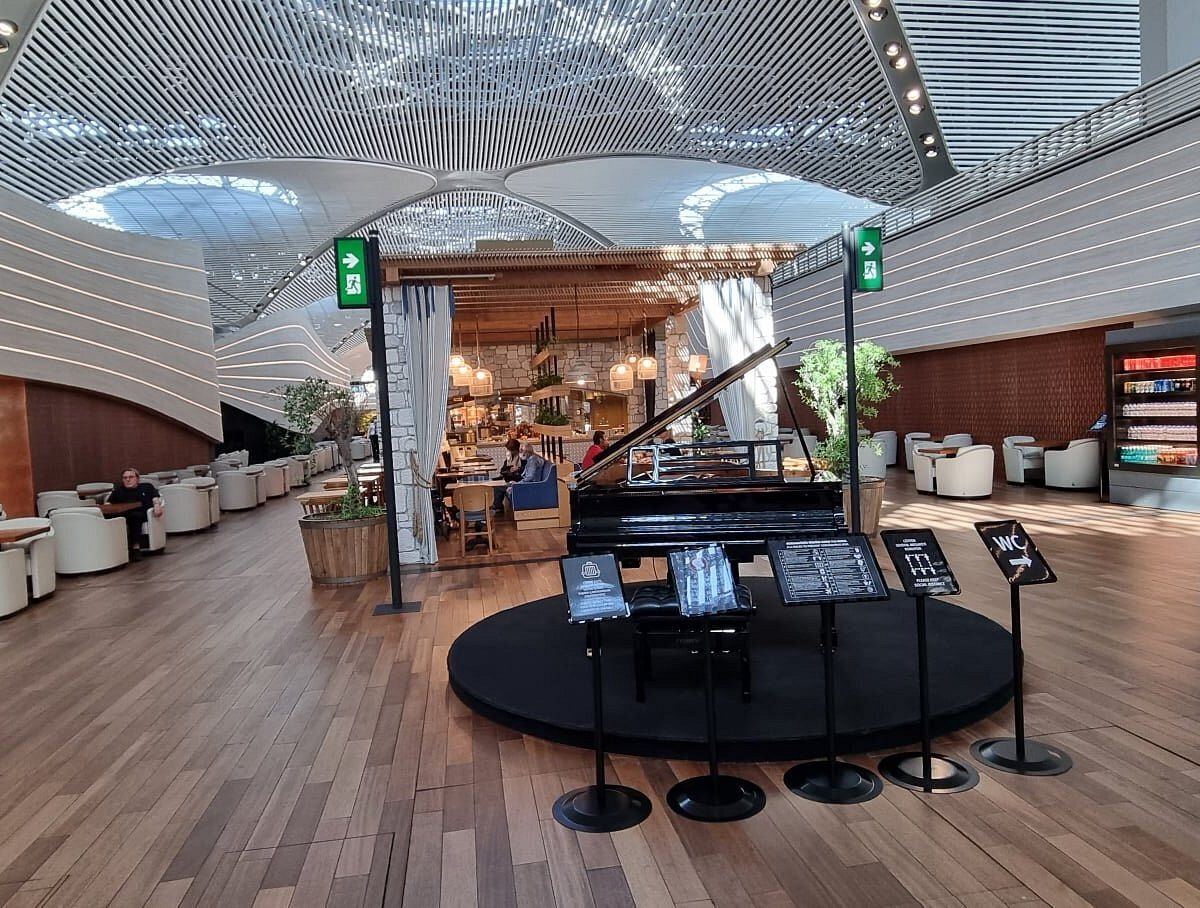 Turkish Airlines Lounge at ACC