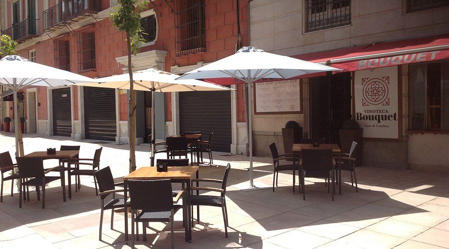 Vinoteca restaurant at AGP Airport