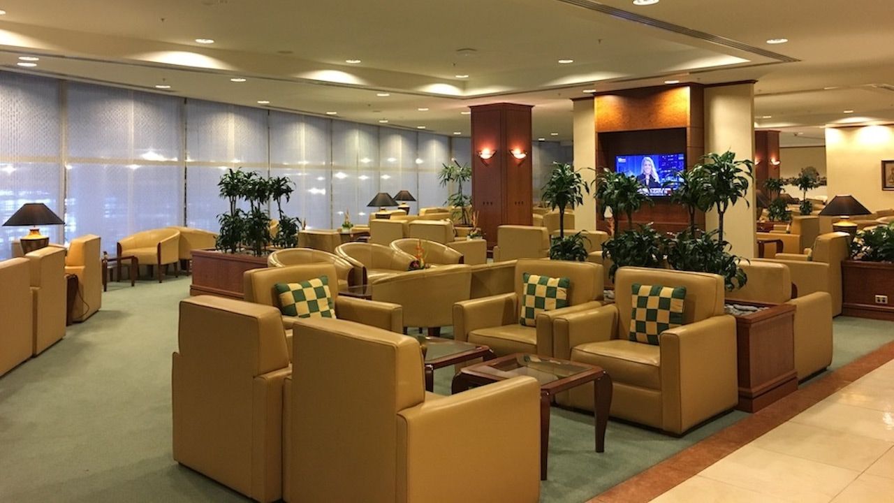 Emirates Lounge at AKL