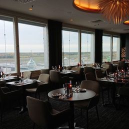 Kitchen & Table at ARN