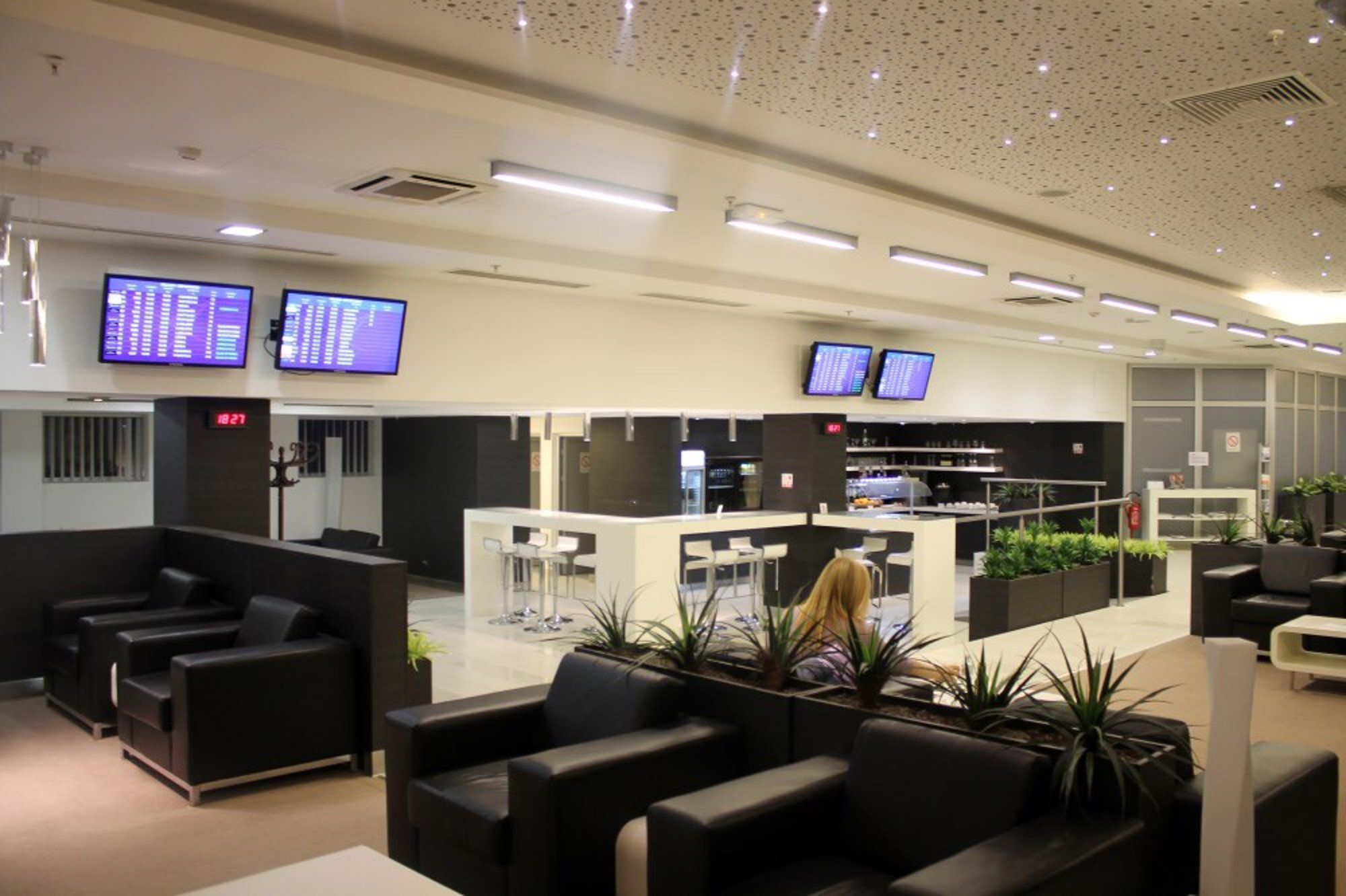 Business Club Lounge at BEG