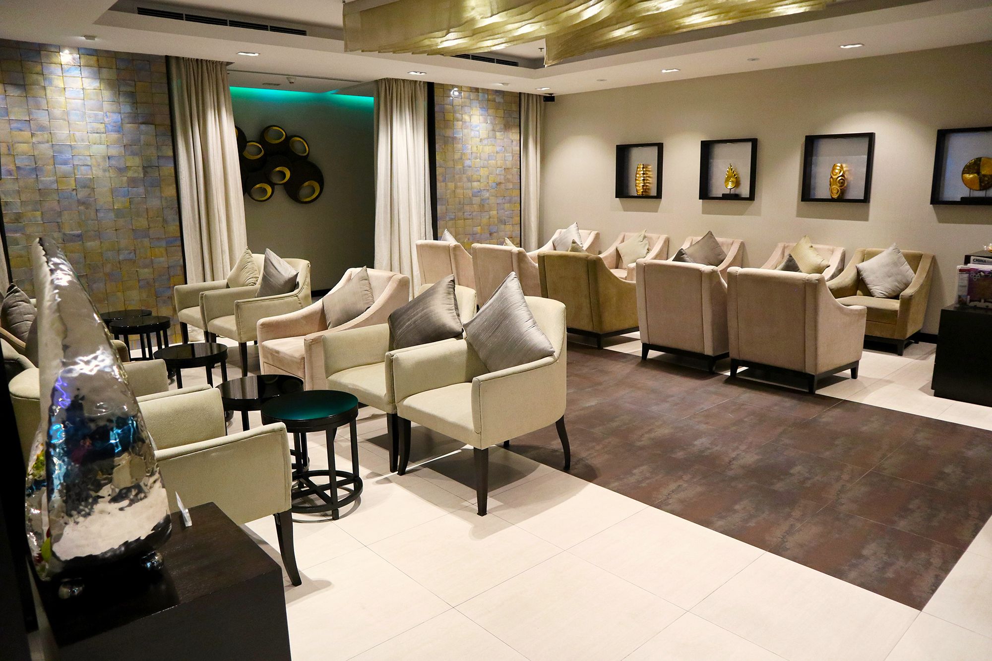 Oman Air First & Business Class Lounge at BKK