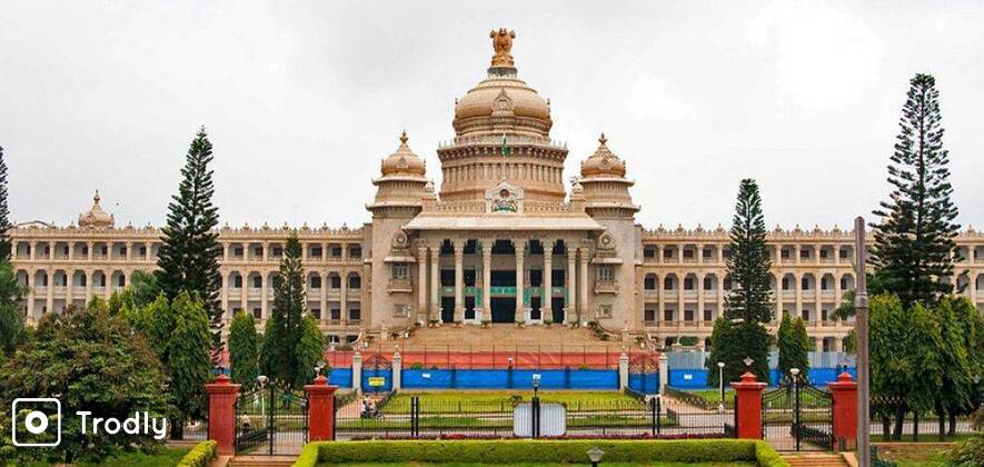 Cubbon Park and Bangalore Palace at BLR