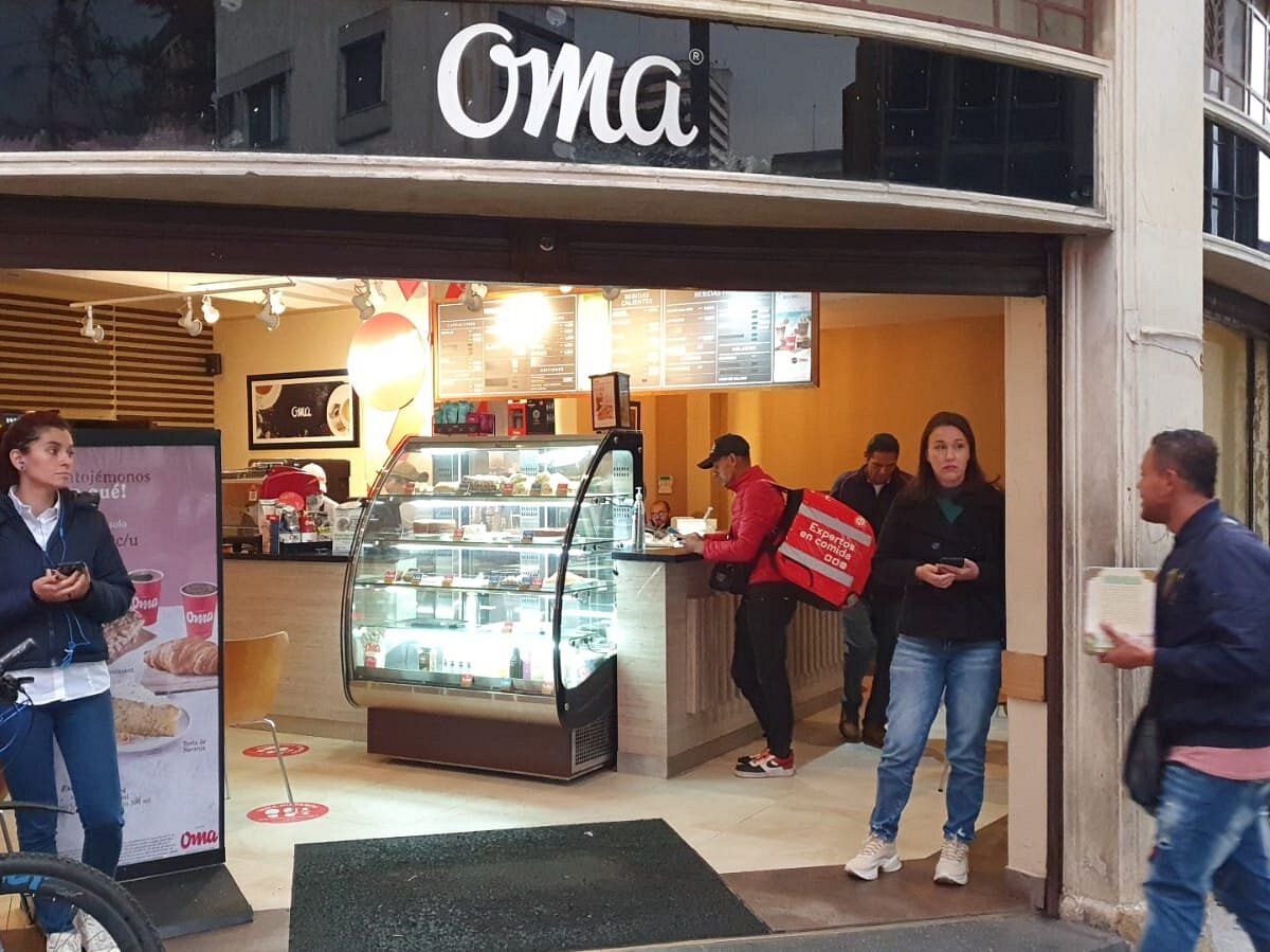 Oma Cafe restaurant at BOG Airport