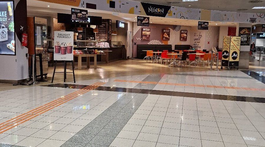 Upper Crust restaurant at BUD Airport