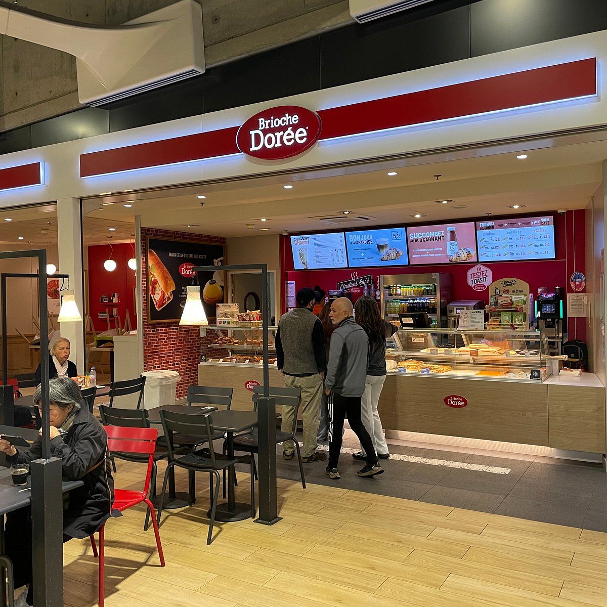 Brioche Doree at CDG