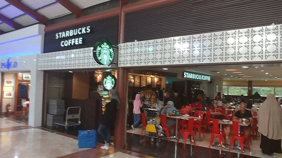 Starbucks restaurant at CGK Airport