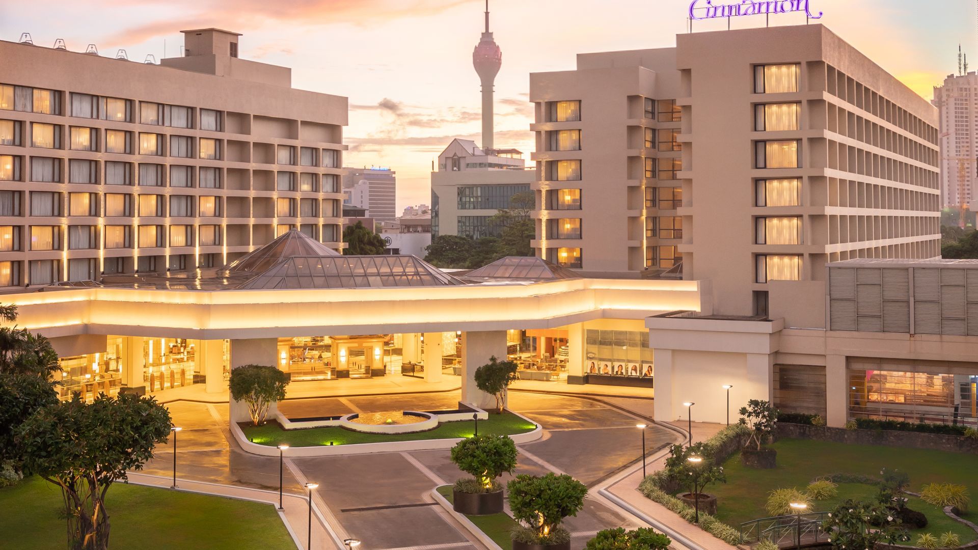 Cinnamon Grand Colombo near CMB