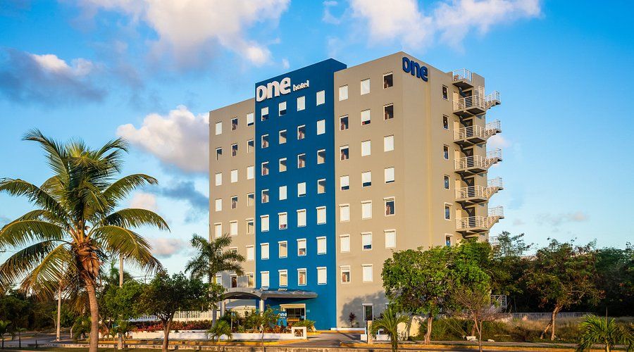 One Cancun Centro near CUN