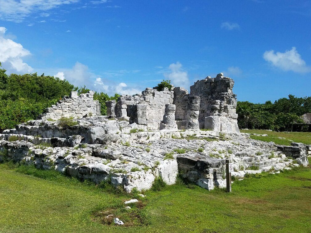 Visit El Rey Archaeological Zone at CUN