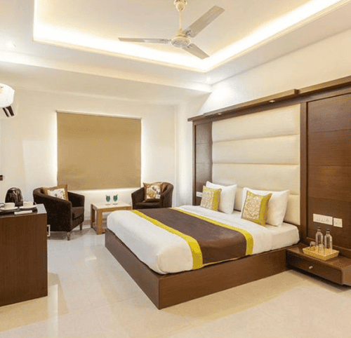 Snooze at My Space - T3 near DEL