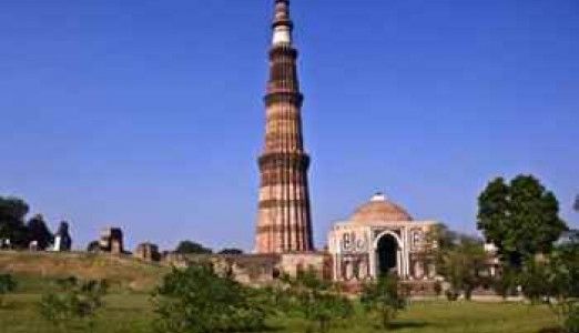 Visit the Qutub Minar at DEL