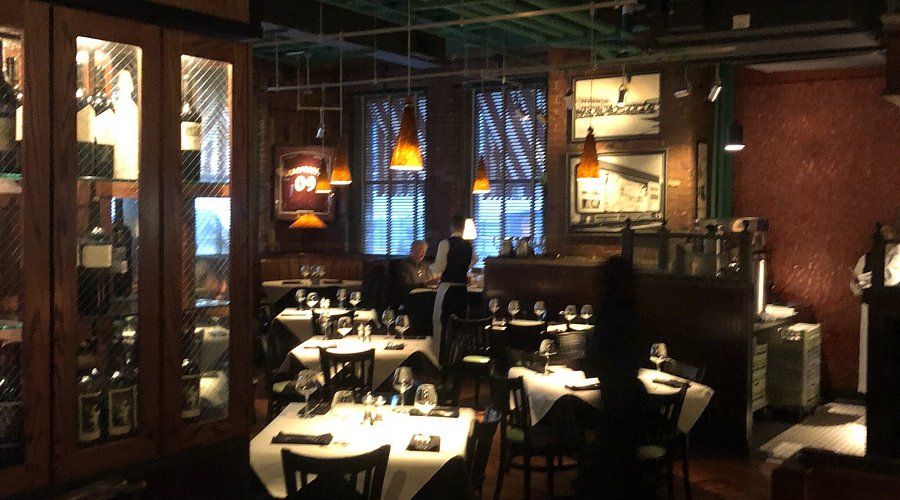 Denver Chophouse restaurant at DEN Airport