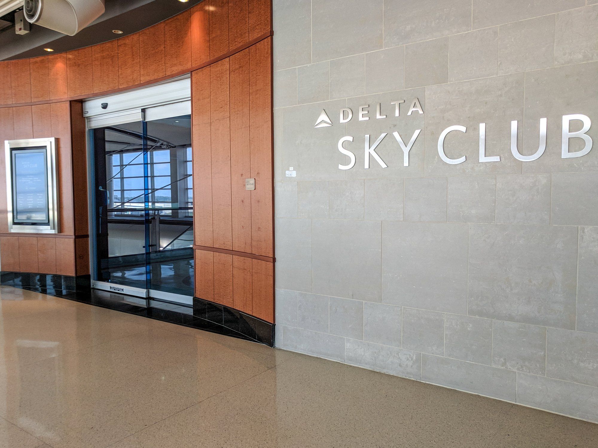 Delta Sky Club - Concourse A (Gate A68) at DTW