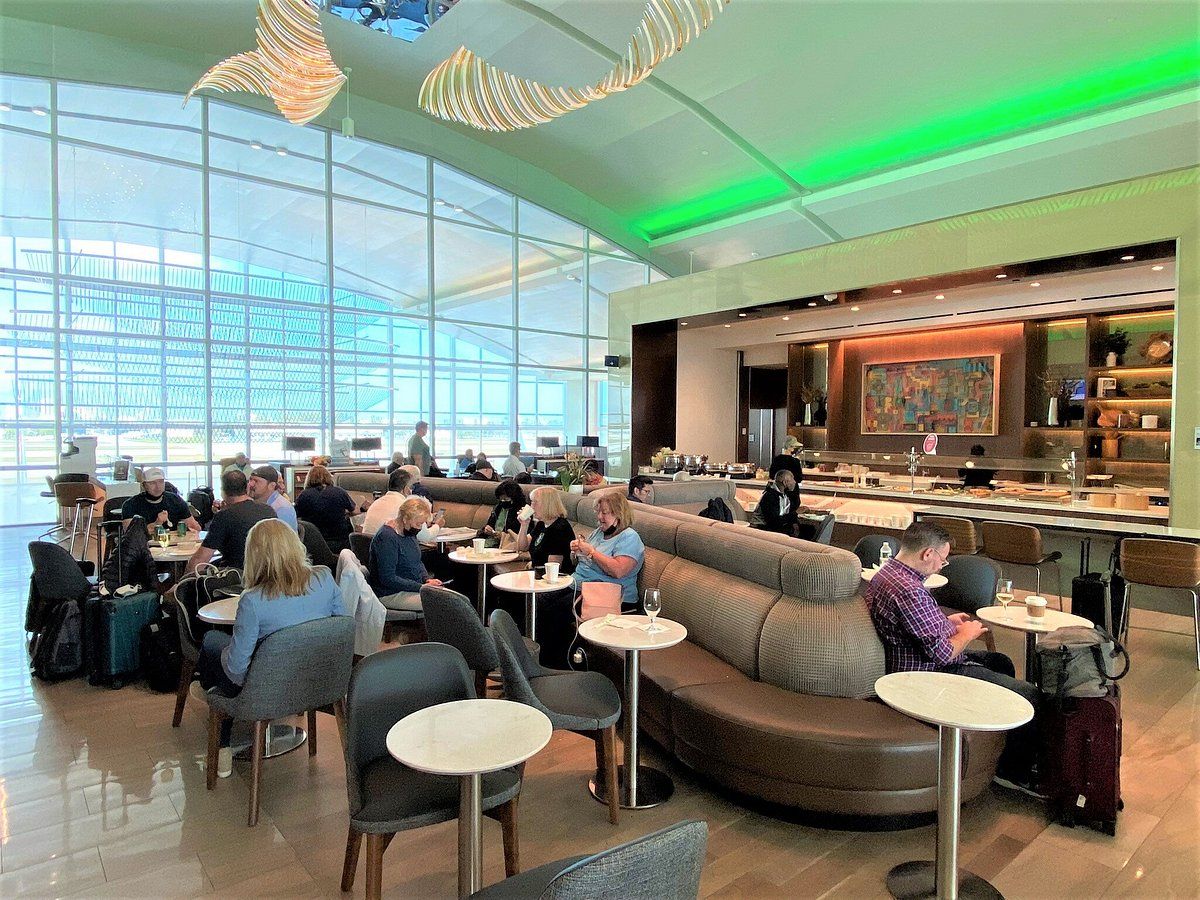 Delta Sky Club at FLL