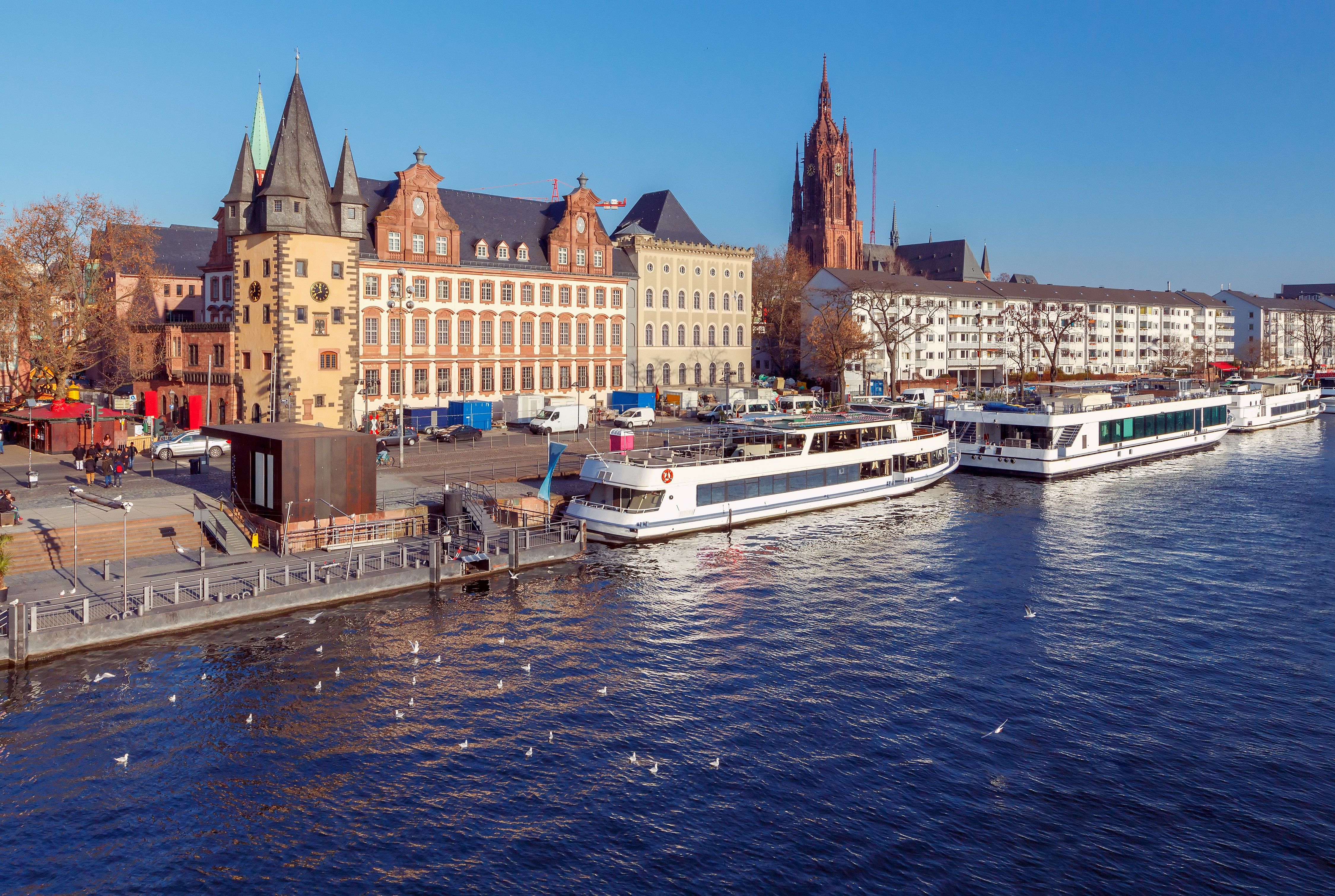 Museumsufer (Museum Embankment) at FRA