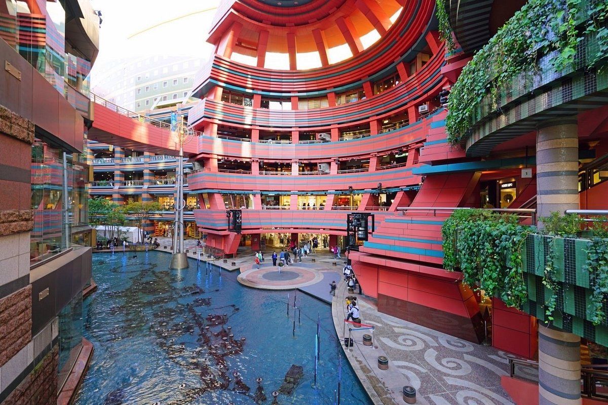 Explore Canal City Hakata at FUK