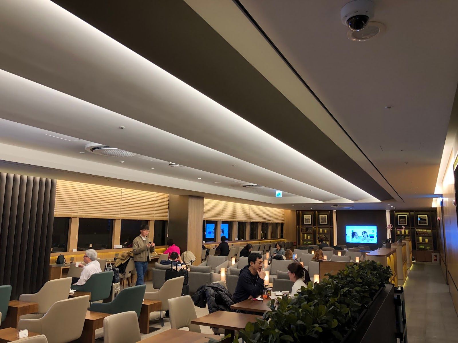 Asiana Lounge at GMP