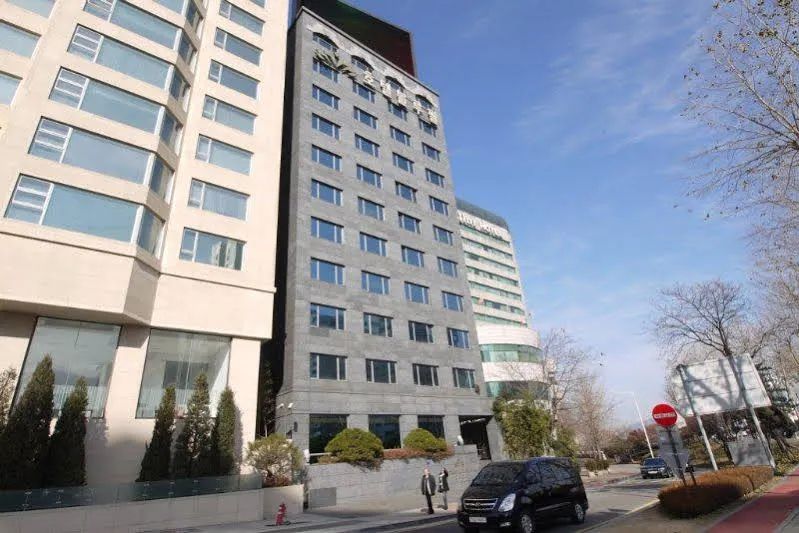 Hotel Blue Pearl near GMP