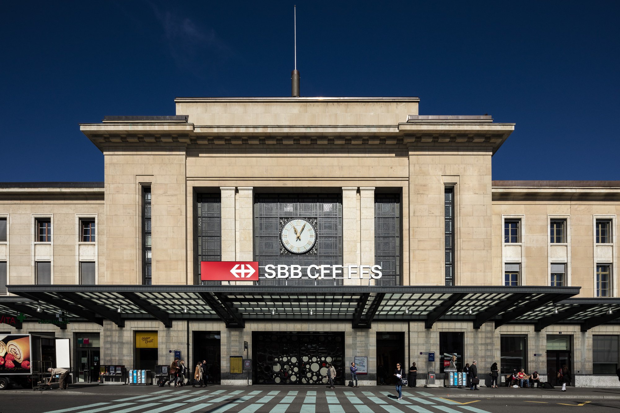 Geneva City Center (Cornavin Station) from GVA