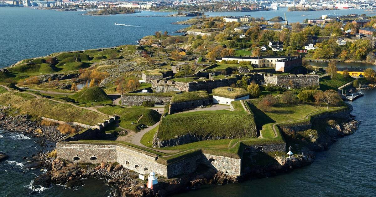 Suomenlinna Sea Fortress from HEL