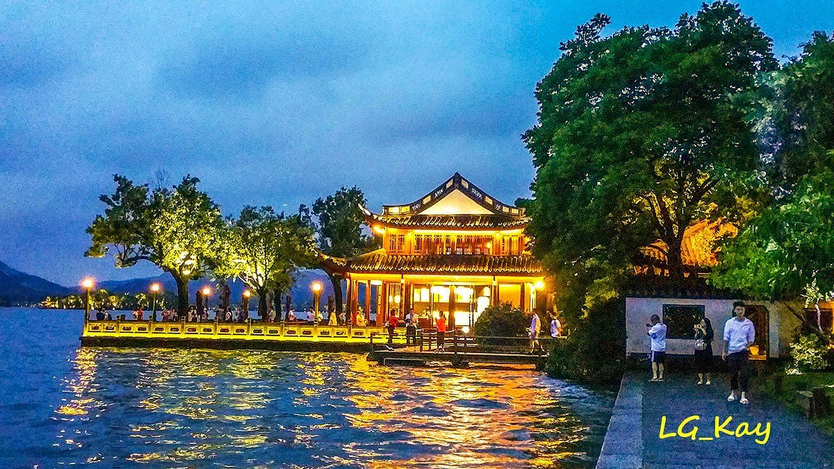 West Lake Scenic Walk at HGH