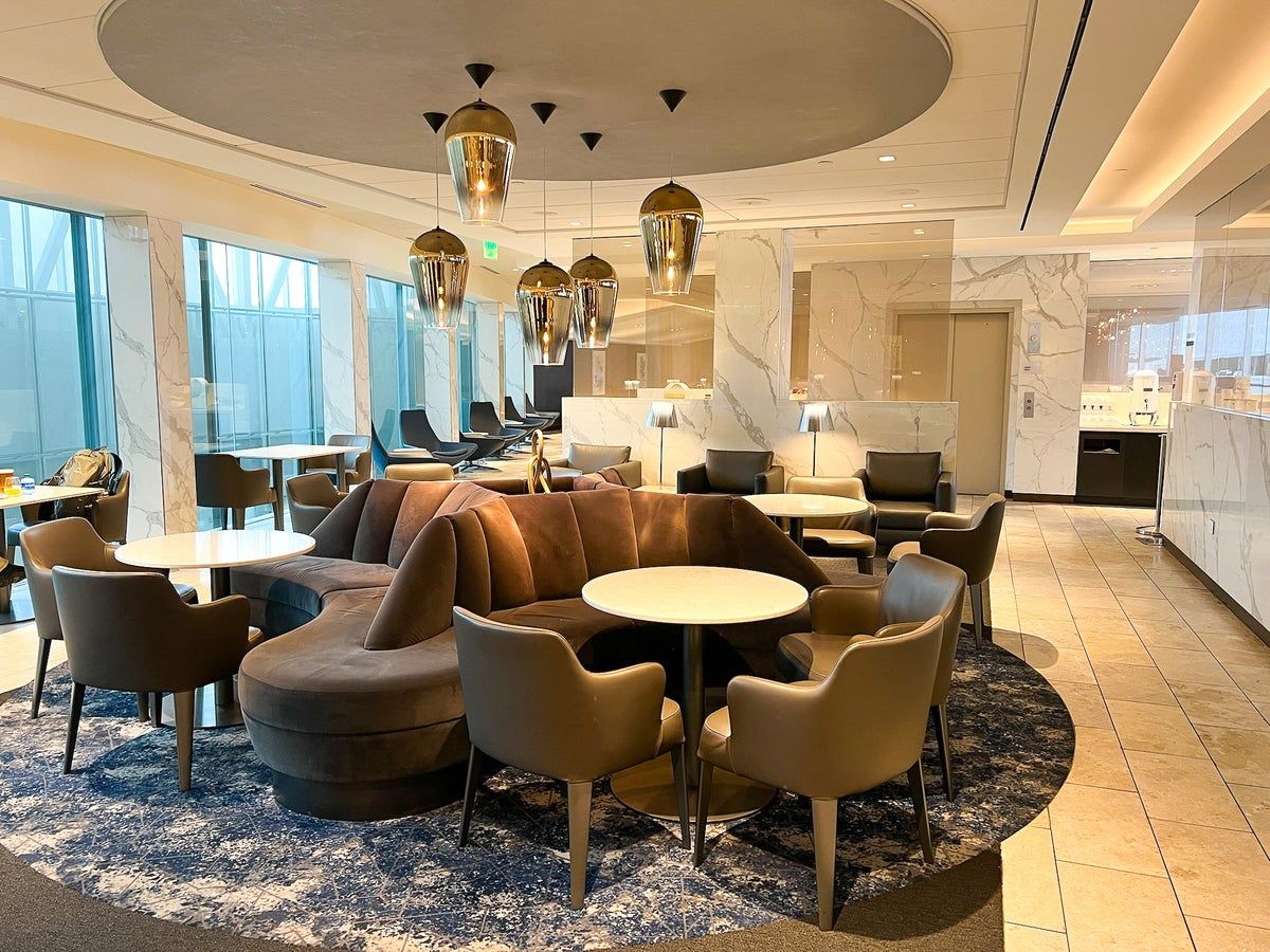 United Polaris Lounge at IAH