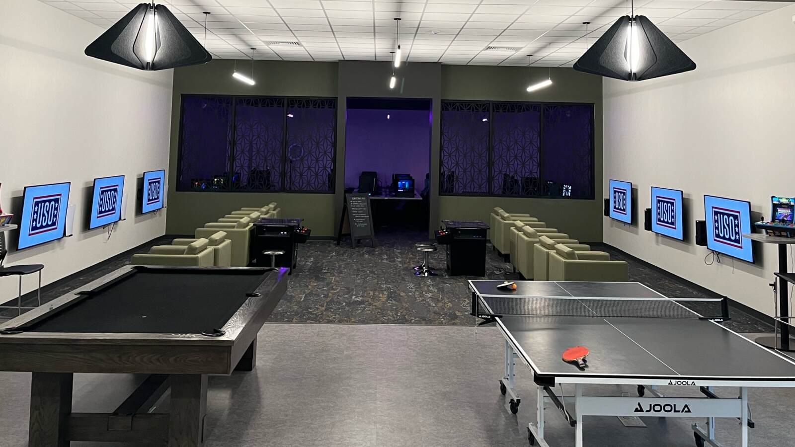 USO Lounge at IND