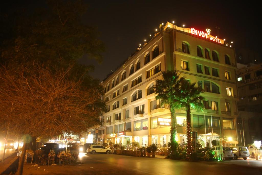 Envoy Continental Hotel near ISB