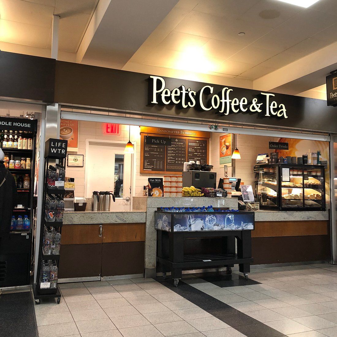 Peets Coffee & Tea restaurant at JFK Airport