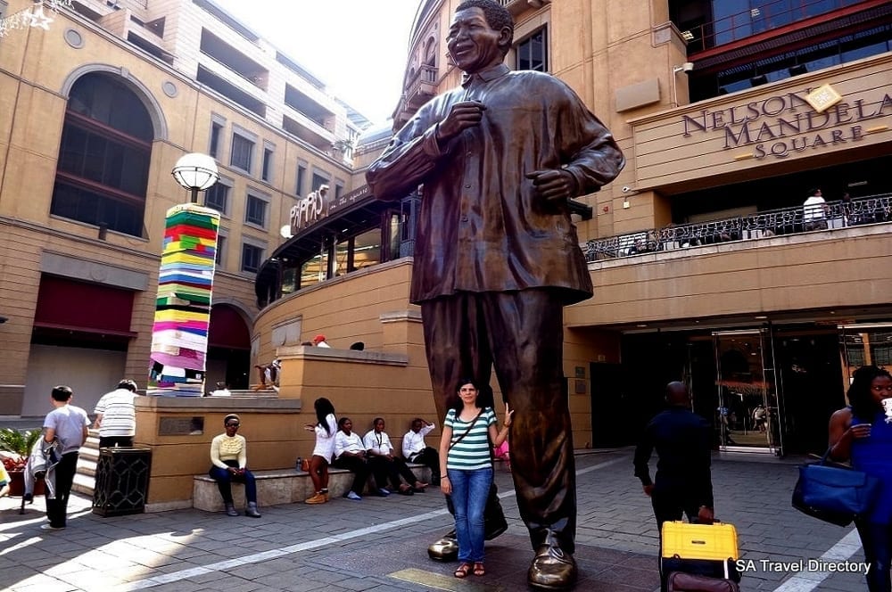 Nelson Mandela Square (Sandton) at JNB