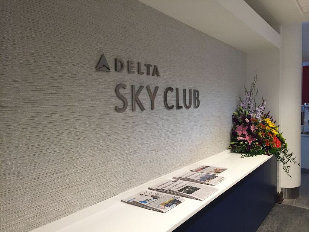 Delta Sky Club at LAS