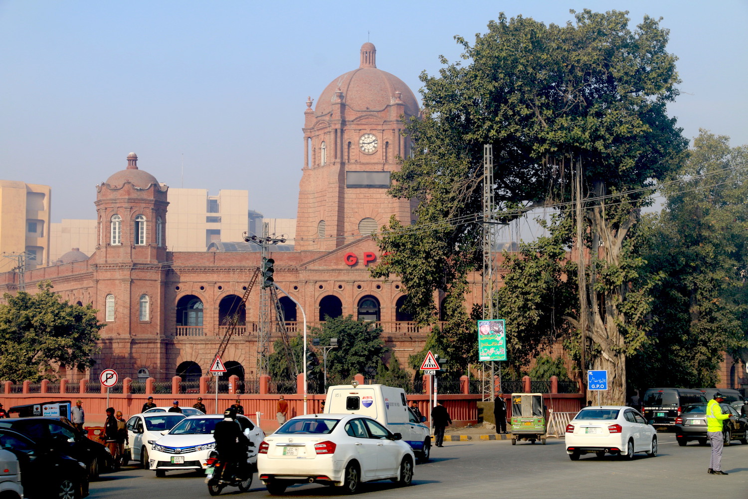Lahore City Centre (Mall Road) from LHE