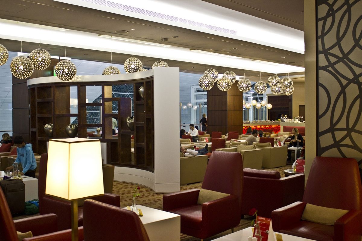 Emirates Lounge at LIS