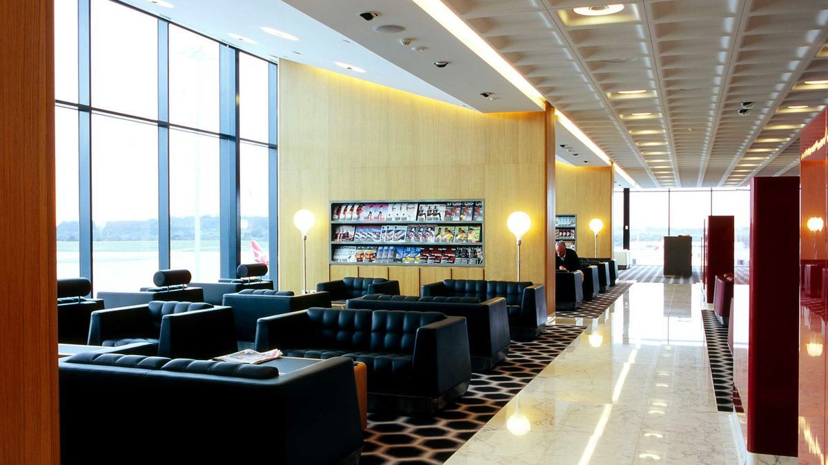 Qantas First Lounge Experience at MEL