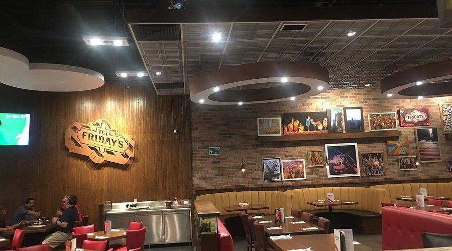TGI Friday's restaurant at MEX Airport