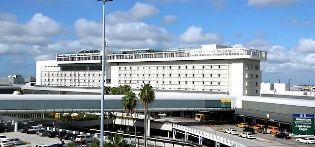 MIA Hotel (Miami International Airport Hotel) near MIA