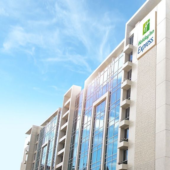 Holiday Inn Express Manila Newport near MNL