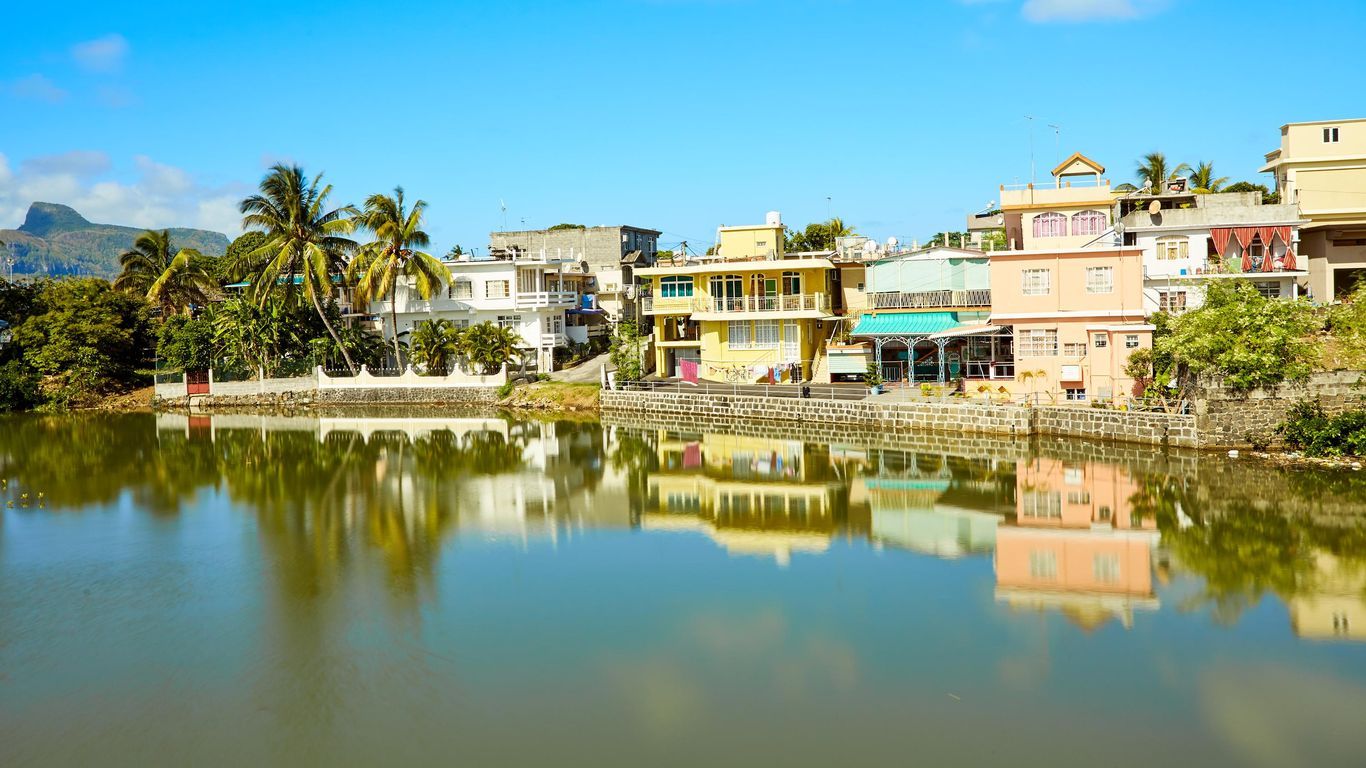 Mahébourg City Hotel near MRU