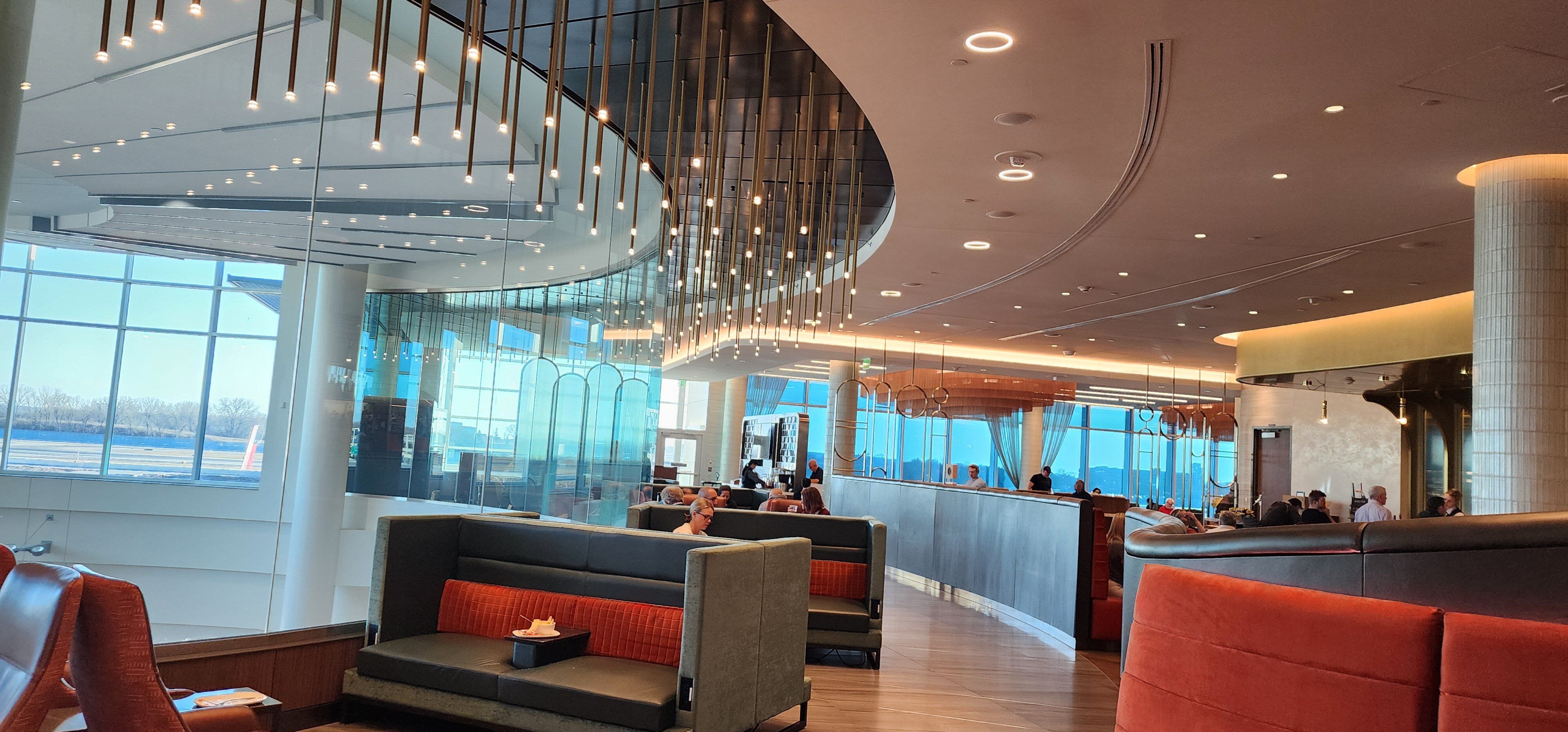 Delta Sky Club - Concourse C at MSP