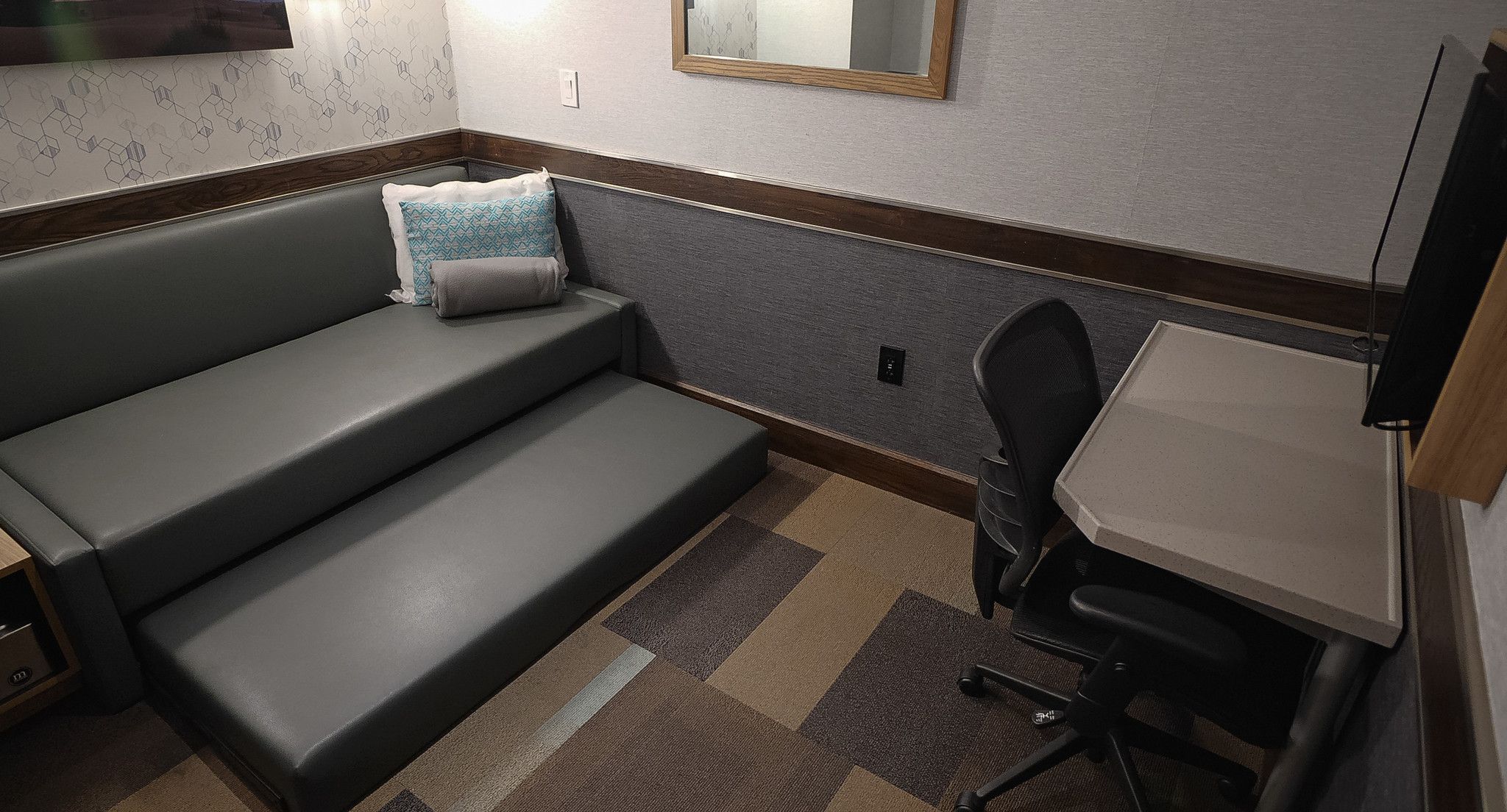 Minute Suites Nap at MSP