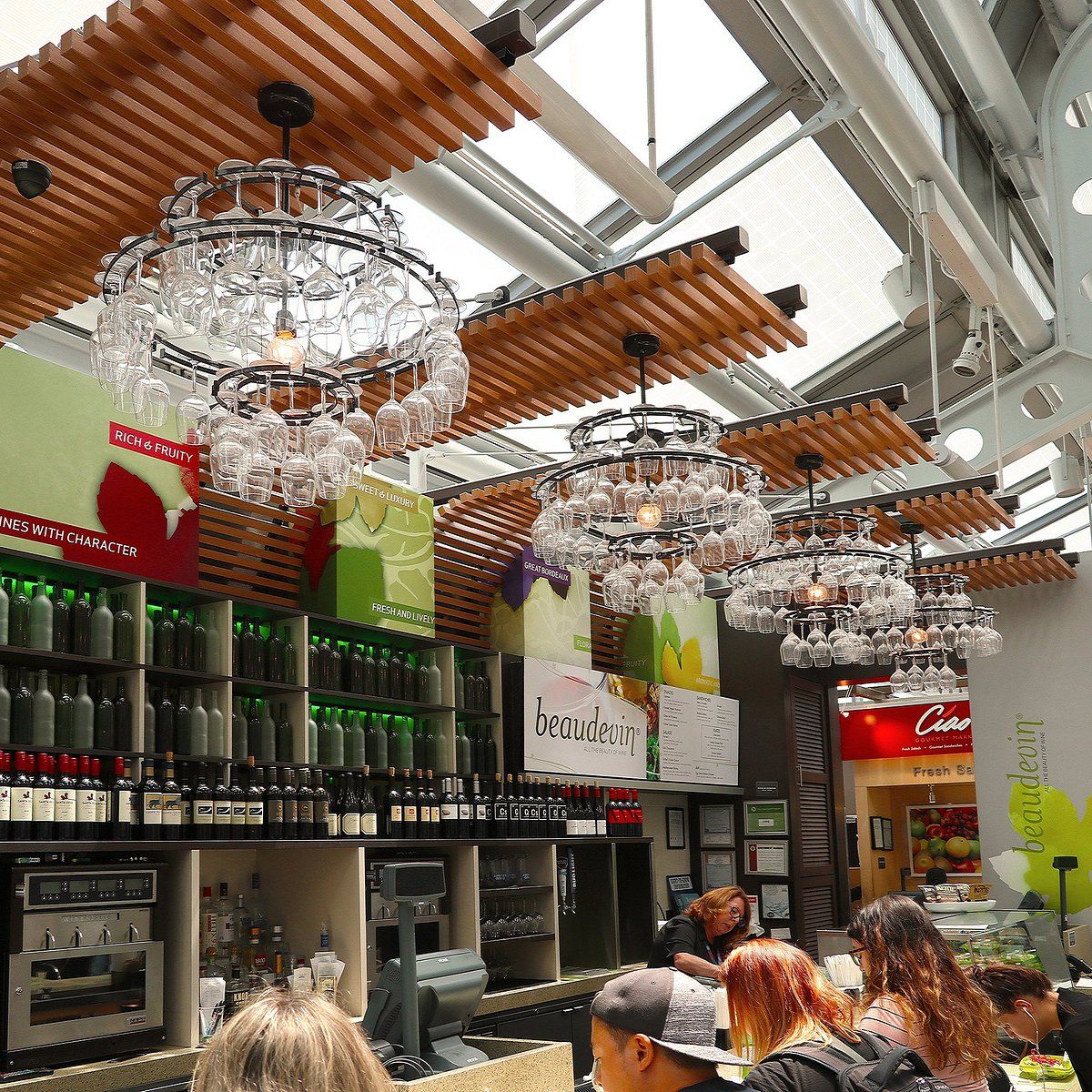 Beaudevin Wine Bar restaurant at ORD Airport