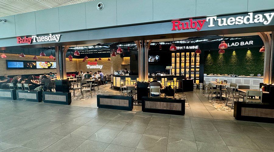Ruby Tuesday restaurant at SCL Airport