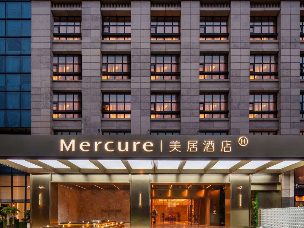 Mercure Shanghai Hongqiao Airport near SHA