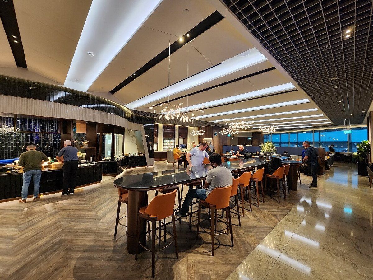Singapore Airlines SilverKris Lounge at SIN