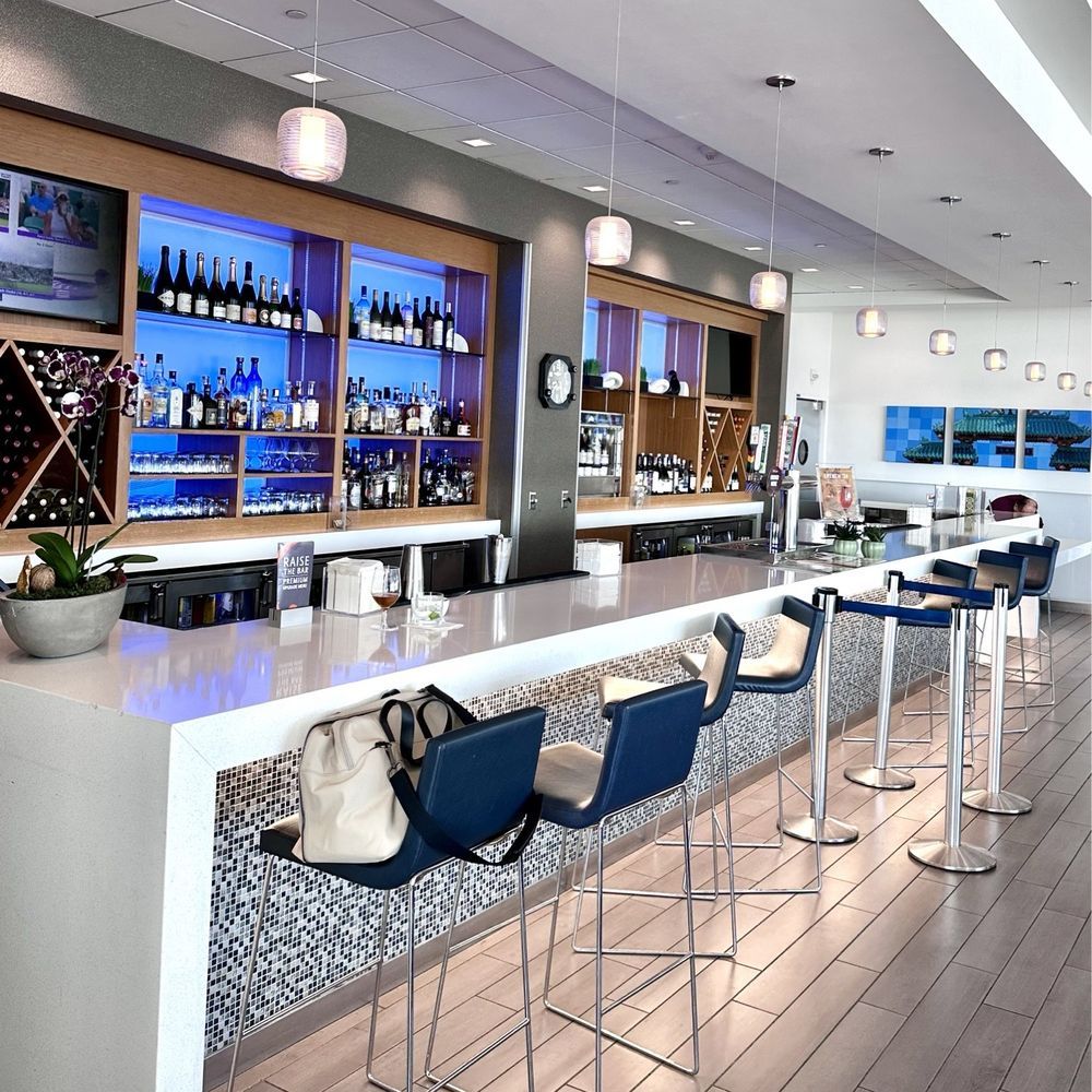 Delta Sky Club at SJC