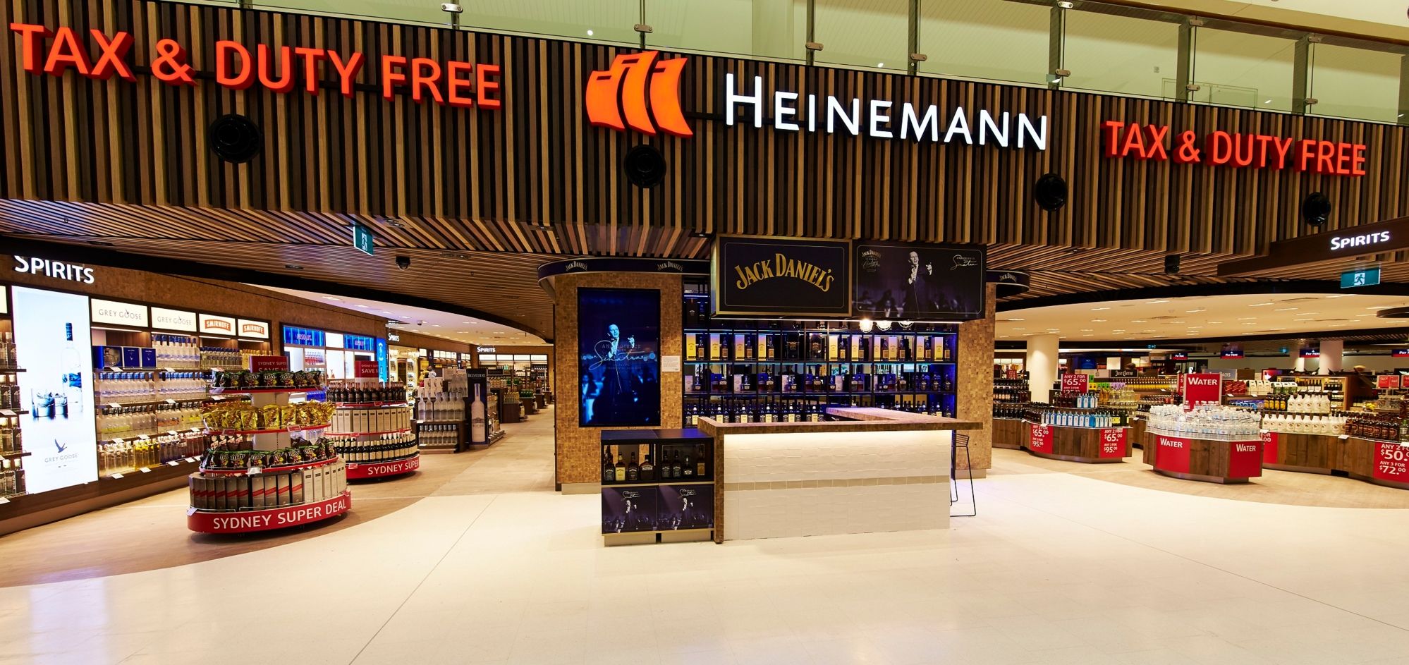 Heinemann Duty Free Bar restaurant at SYD Airport