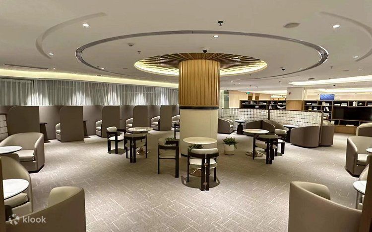 V Lounge Domestic at SZX