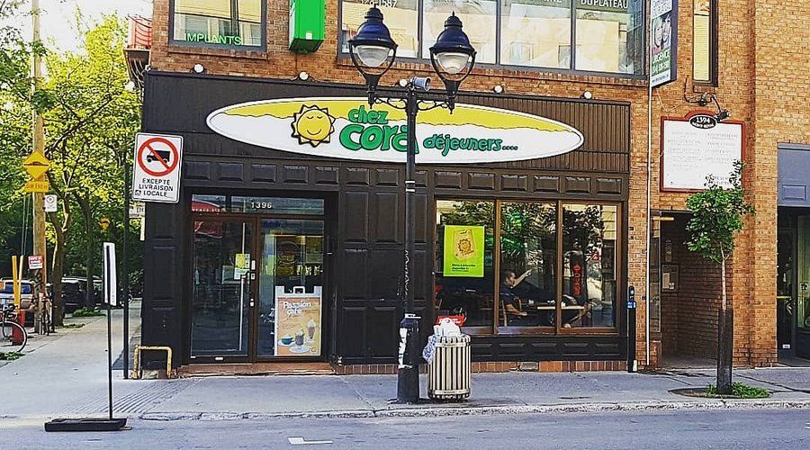 Chez Cora restaurant at YUL Airport