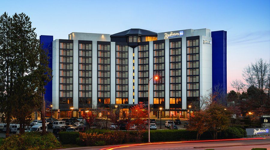Radisson Blu Vancouver Airport near YVR